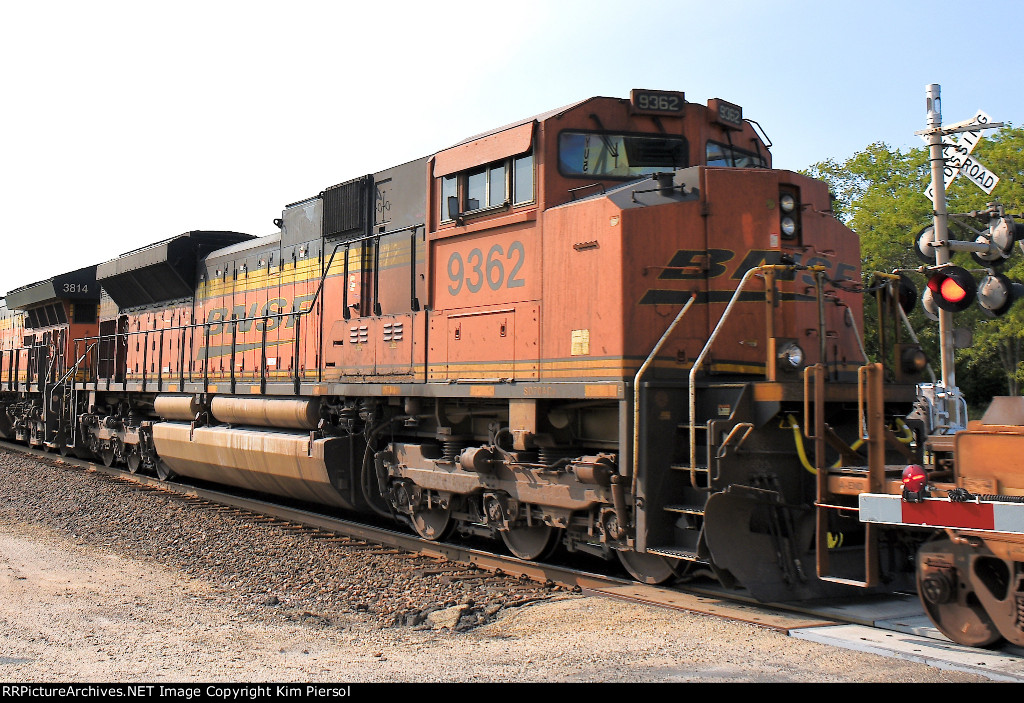 BNSF 9362